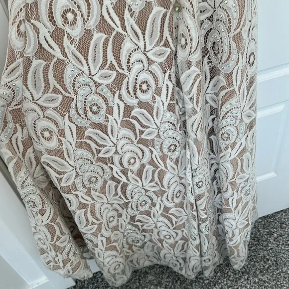 Jovani V-Neck Bridal Gown - Picture 8 of 10